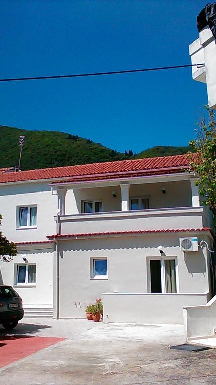 Gorgona Apartments & Studios Ypsos Buitenkant foto